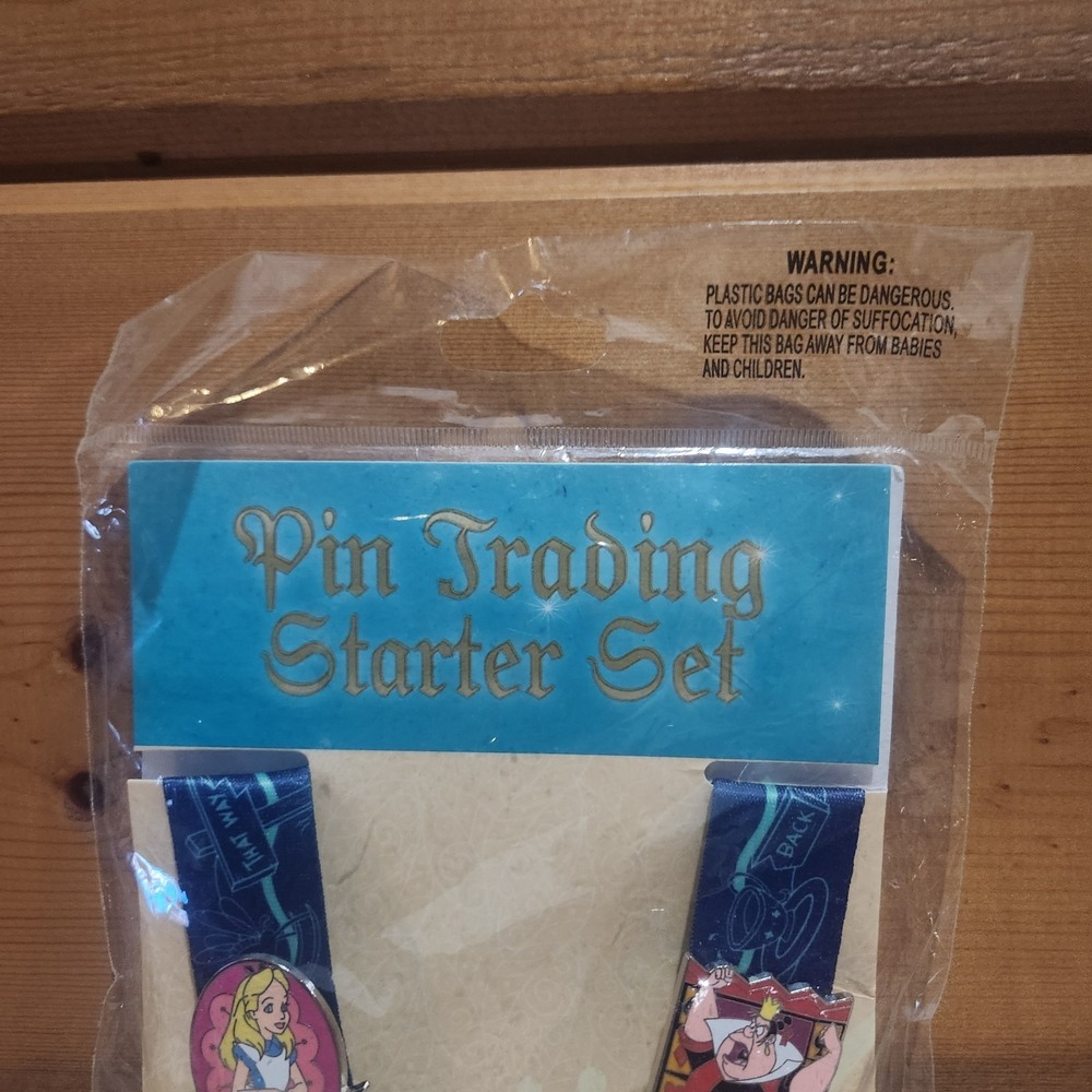 Alice In Wonderland Disney Pins And Lanyard 4 Park Trading Starter Pin Set New - Picture 2 of 7